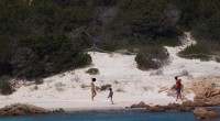 E’ ora che qualcuno intervenga, basta prendere per il sedere la gente. Non credo che non si trovi dei dipendenti disponibili a vigilare sulla Spiaggia Rosa (Budelli), [&hellip;]