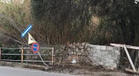 Aspettiamo che ci scappi il morto? In Via Terralugiana il tratto di strada nella foto allegata presenta un grande pericolo per una famiglia che in passato ha [&hellip;]